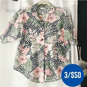 3/$50 VTG 90’s Pink Hibiscus Zebra Aloha Shirt S